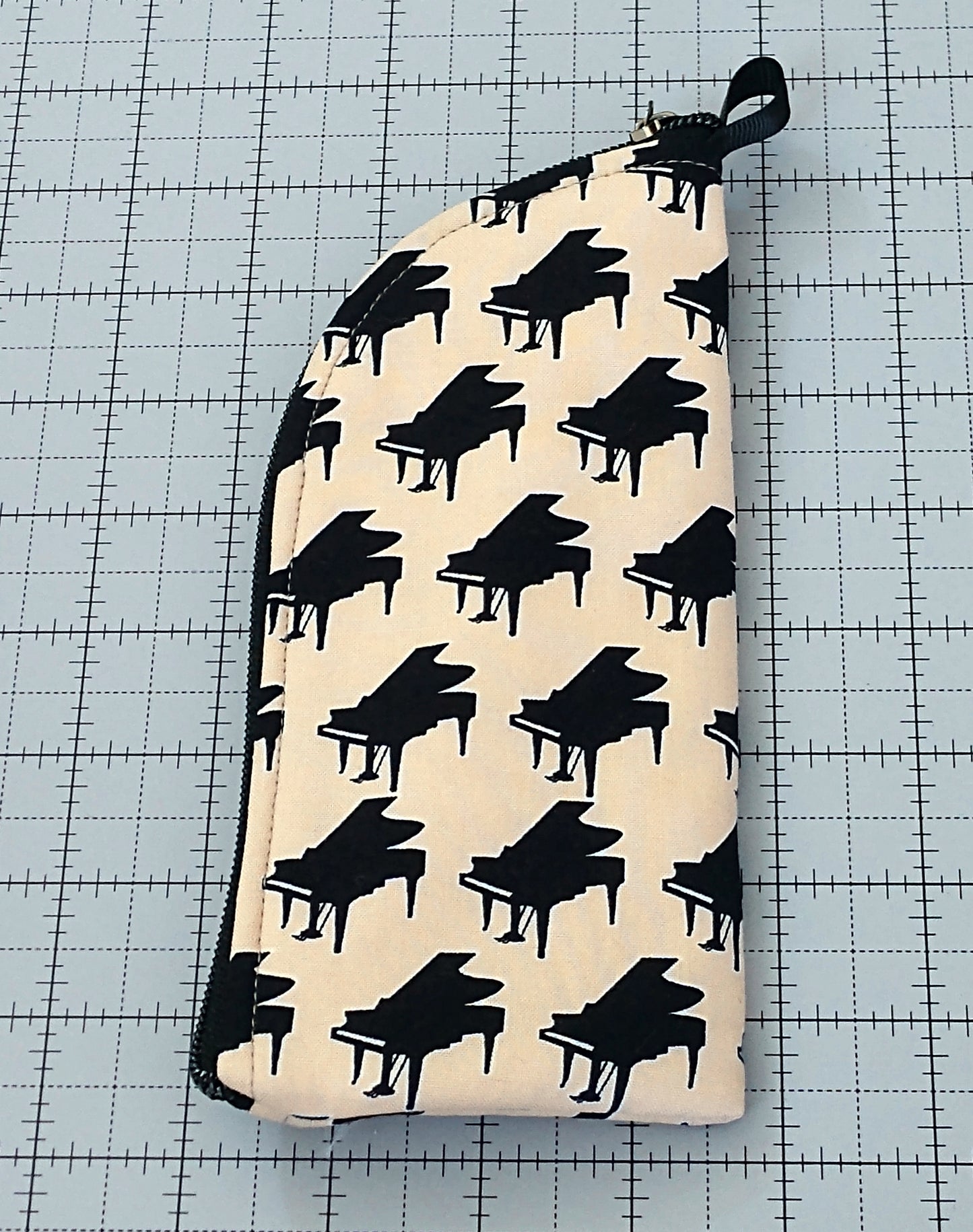 Music Themed Soft Eyeglass Case w/ Side Zipper - Black Grand Pianos on tan