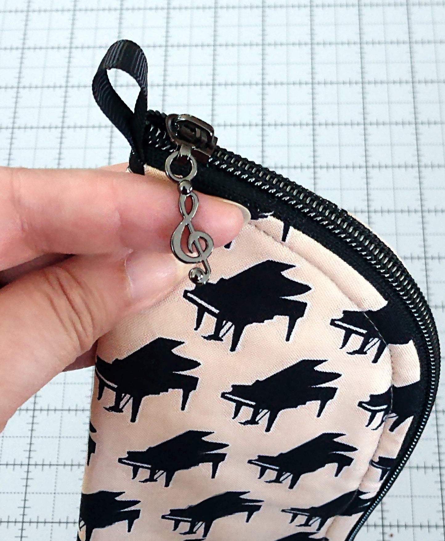 Music Themed Soft Eyeglass Case w/ Side Zipper - Black Grand Pianos on tan