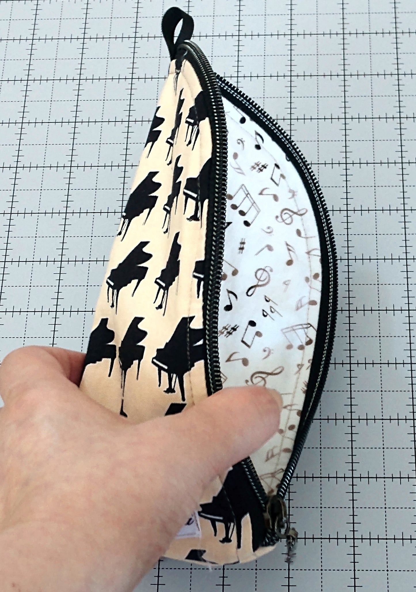 Music Themed Soft Eyeglass Case w/ Side Zipper - Black Grand Pianos on tan