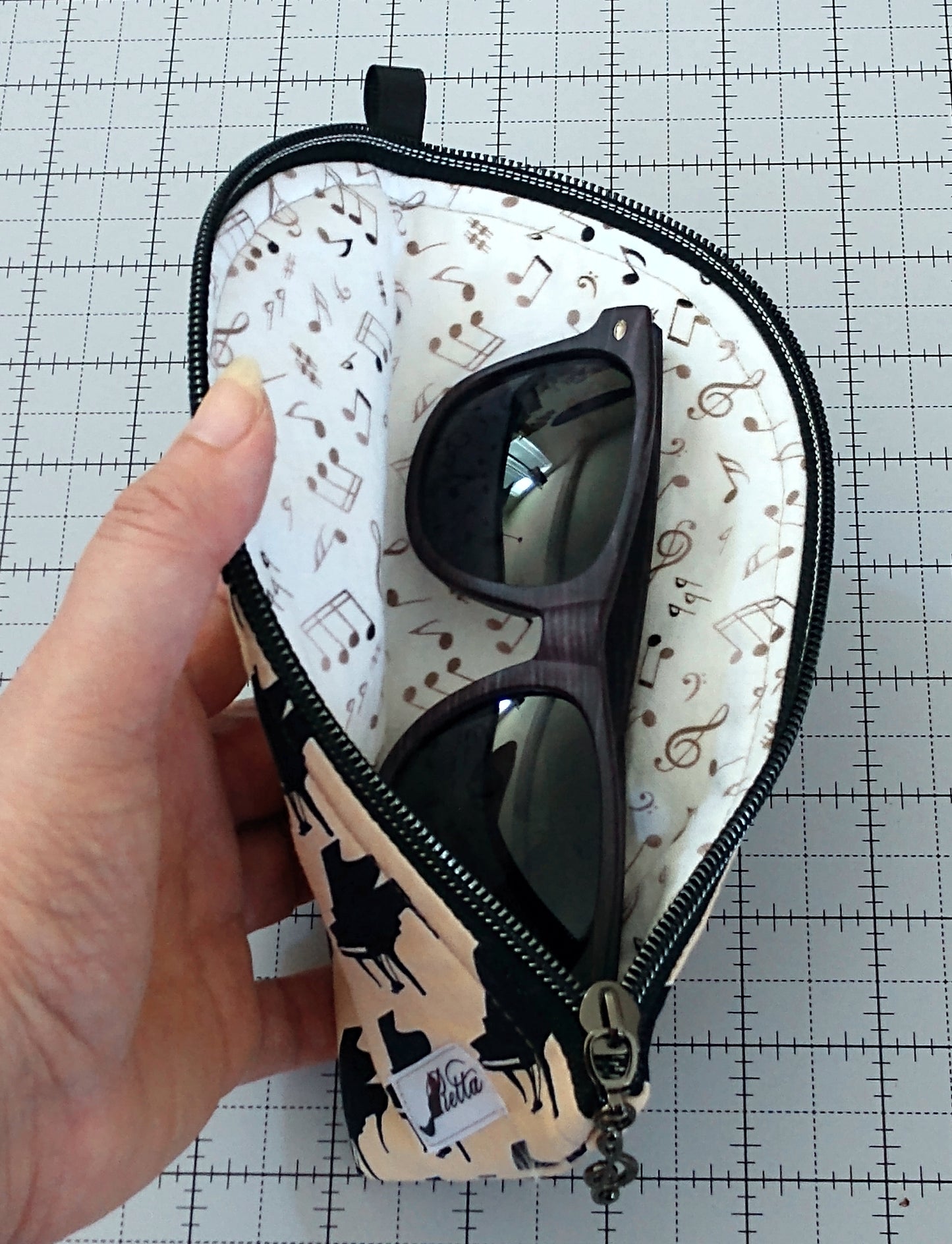 Music Themed Soft Eyeglass Case w/ Side Zipper - Black Grand Pianos on tan