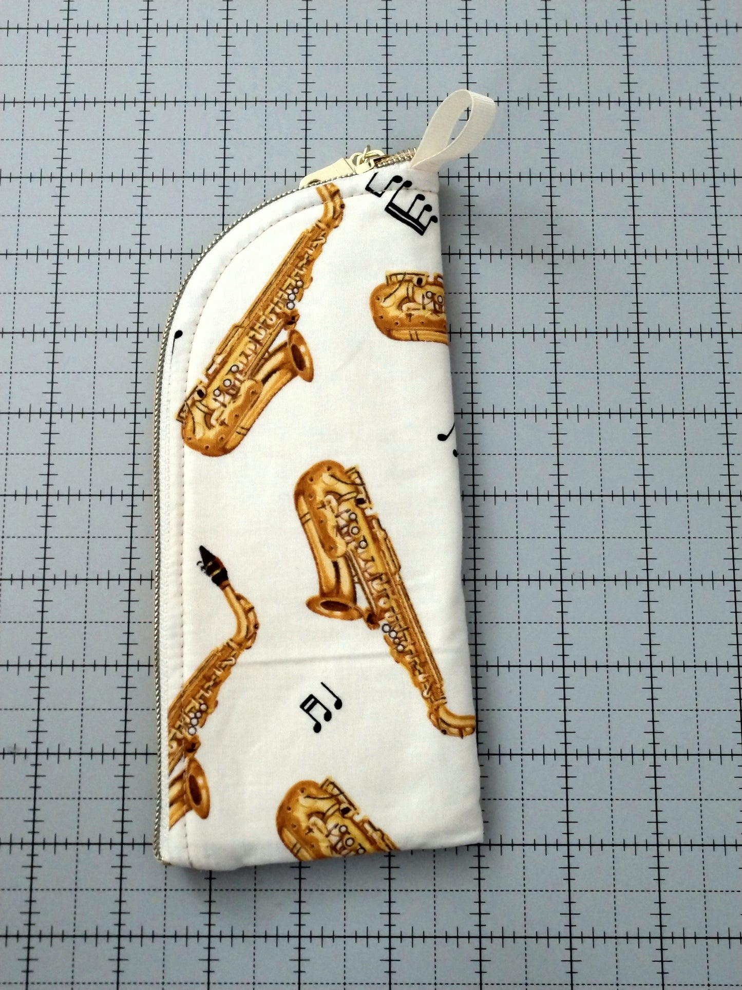 Music Themed Soft Eyeglass Case w/ Side Zipper - Saxophones