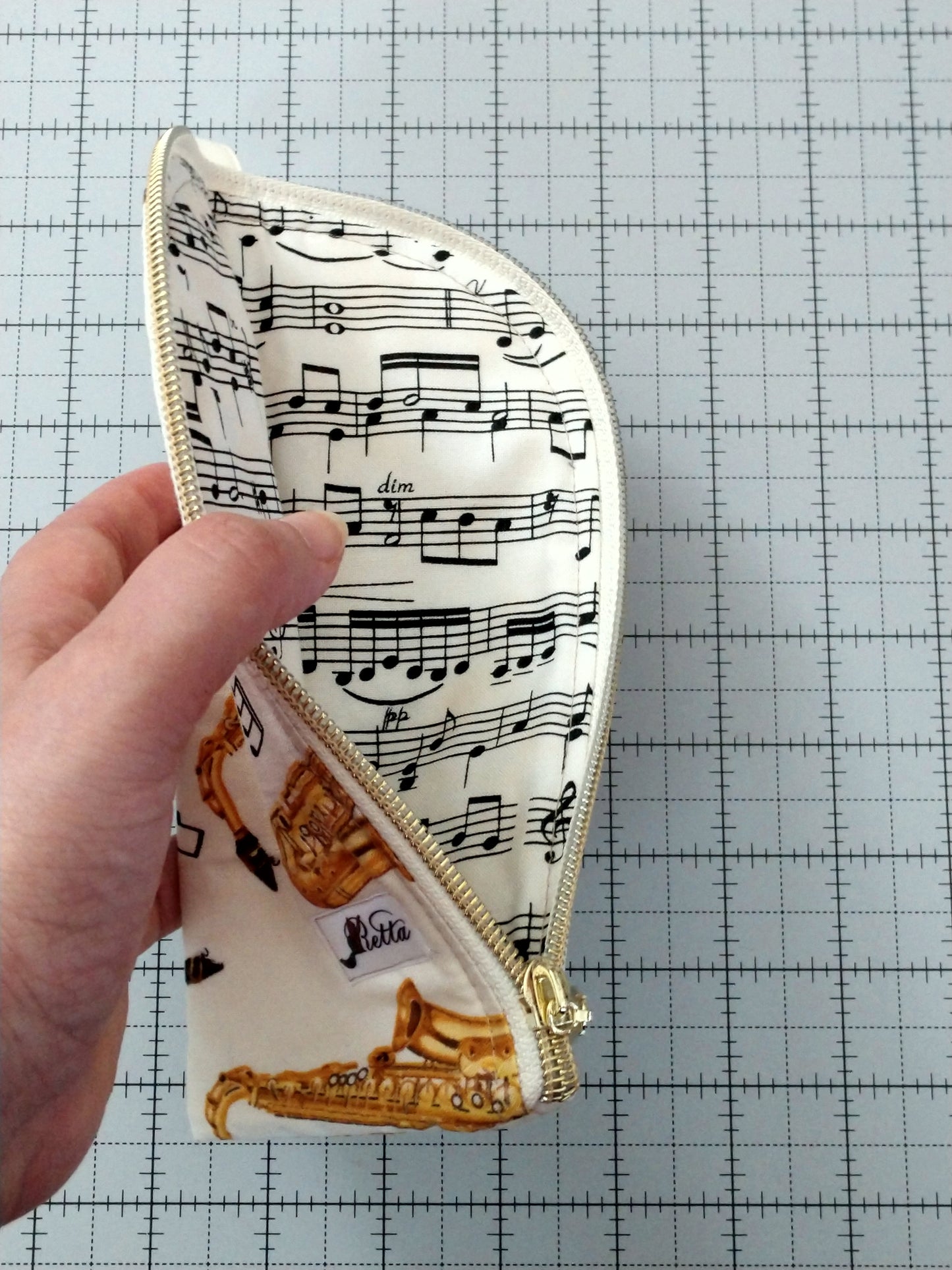 Music Themed Soft Eyeglass Case w/ Side Zipper - Saxophones
