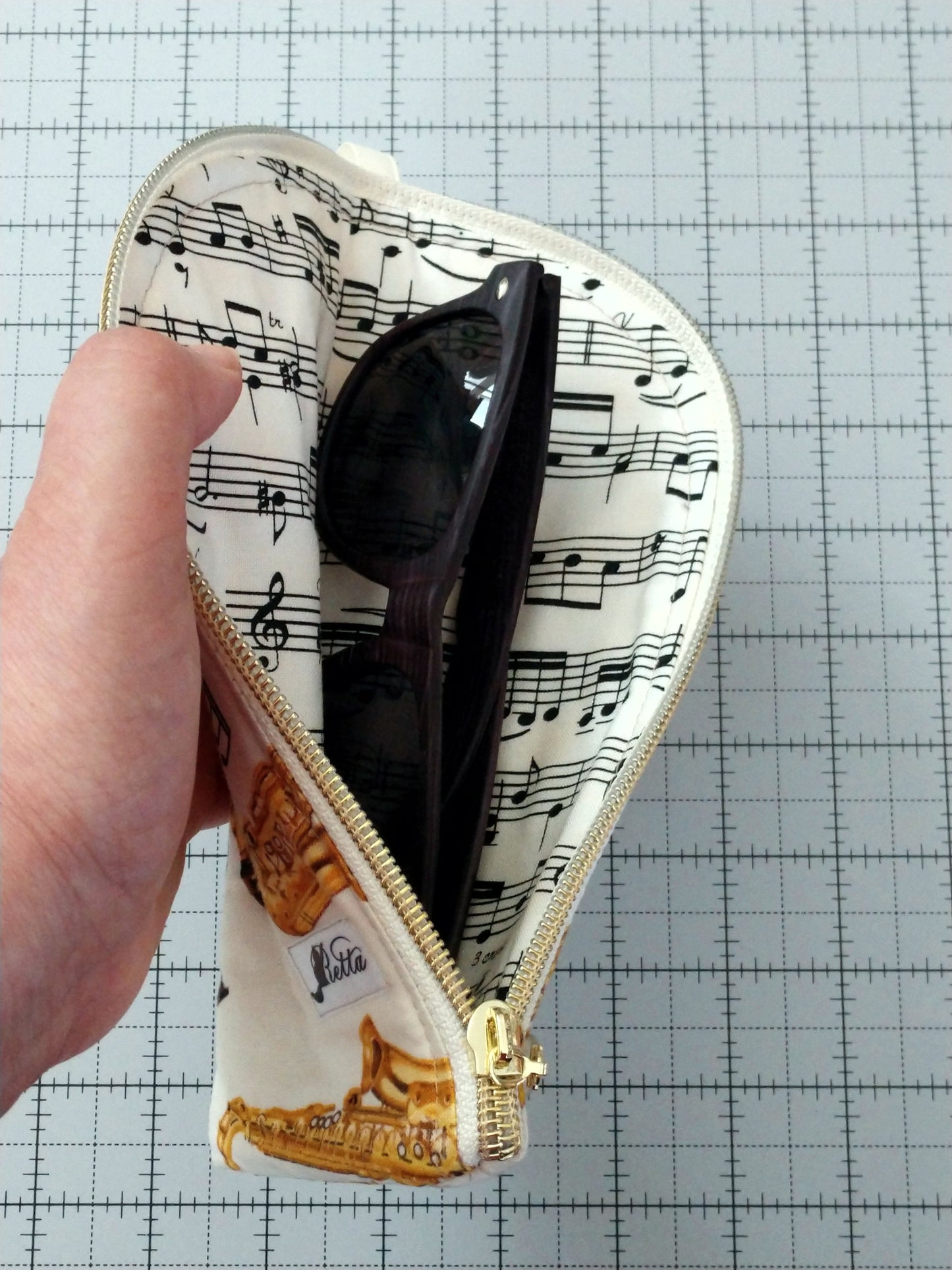 Music Themed Soft Eyeglass Case w/ Side Zipper - Saxophones
