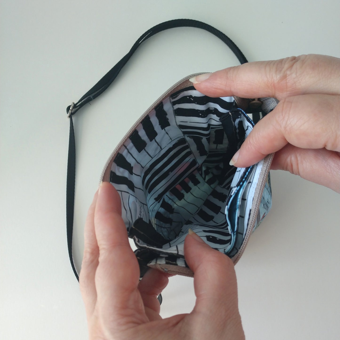 Guitar Travel-Ready Crossbody Bag