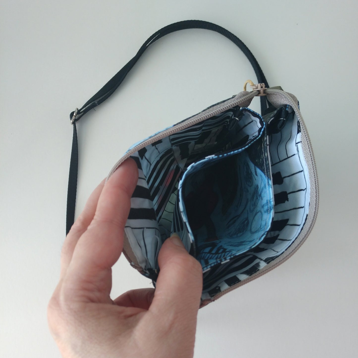 Guitar Travel-Ready Crossbody Bag